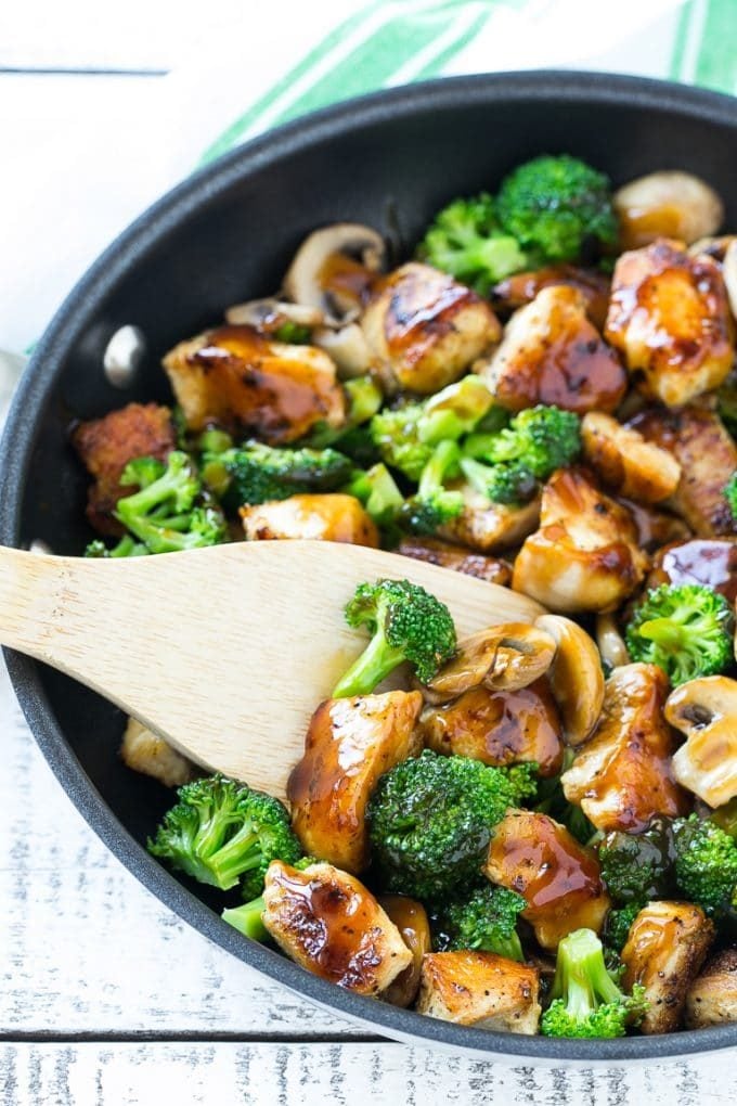 Chicken and Broccoli Stir Fry Recipe | Chicken Stir Fry | Healthy Chicken Recipe | Chicken and Broccoli | Chinese Food #chicken #broccoli #stirfry #healthy #cleaneating #dinner #sadud A stir fry of chicken, broccoli and mushrooms in a skillet with a spatula.