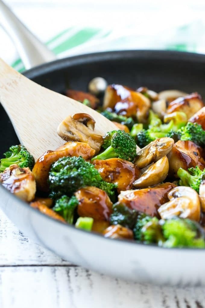Chicken and Broccoli Stir Fry Recipe | Chicken Stir Fry | Healthy Chicken Recipe | Chicken and Broccoli | Chinese Food #chicken #broccoli #stirfry #healthy #cleaneating #dinner #sadud A pan of chicken and broccoli stir fry with a spatula in it.