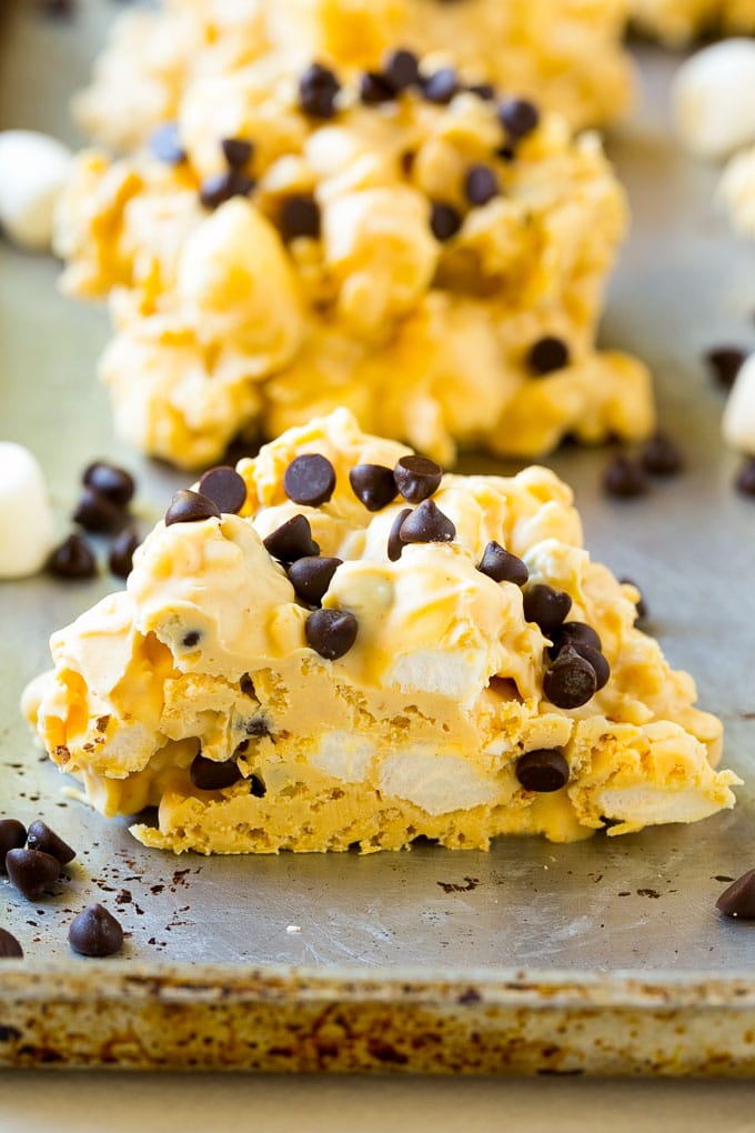 Avalanche Cookies Recipe | No Bake Cookie Recipe | Easy Cookie Recipe | Avalanche Bark #bark #avalanche #avalanchecookies #cookies #nobakecookies #nobake #dessert #sadud A cross section view of a no bake cookie.
