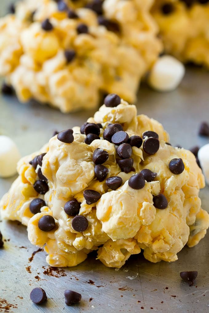 Avalanche Cookies Recipe | No Bake Cookie Recipe | Easy Cookie Recipe | Avalanche Bark #bark #avalanche #avalanchecookies #cookies #nobakecookies #nobake #dessert #sadud An avalanche cookie on a sheet pan.