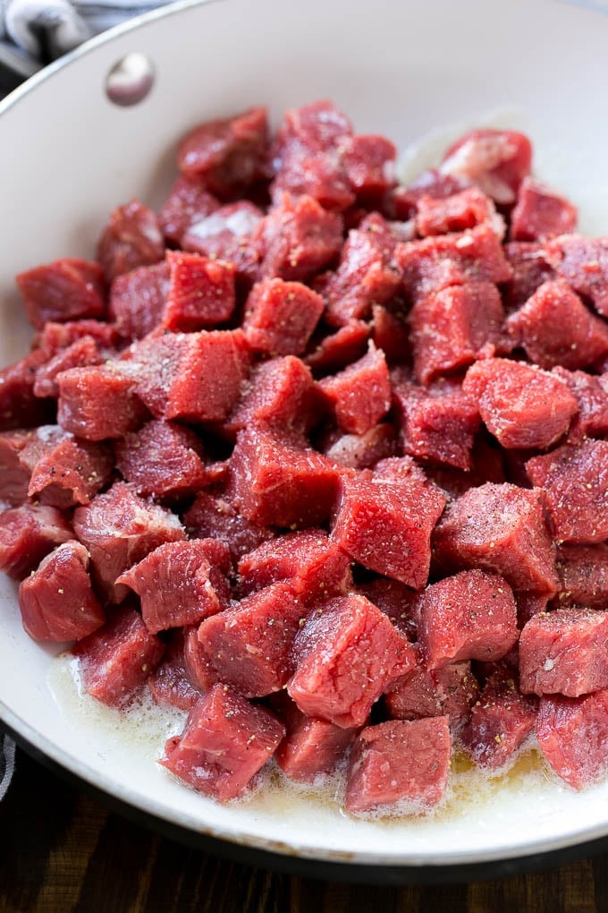 Steak Bites in Garlic Butter Recipe | Garlic Steak | Sirloin Steak Recipe | Steak Appetizer #steak #lowcarb #keto #sadud #dinner Cubes of raw beef seasoned with salt and black pepper.