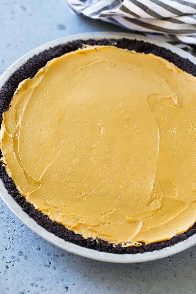 Chocolate Peanut Butter Pie Recipe | Peanut Butter Cup Pie | Peanut Butter Pie | No Bake Pie #chocolate #peanutbutter #pie #nobake #dessert #sadud Peanut butter filling inside a chocolate cookie crust.