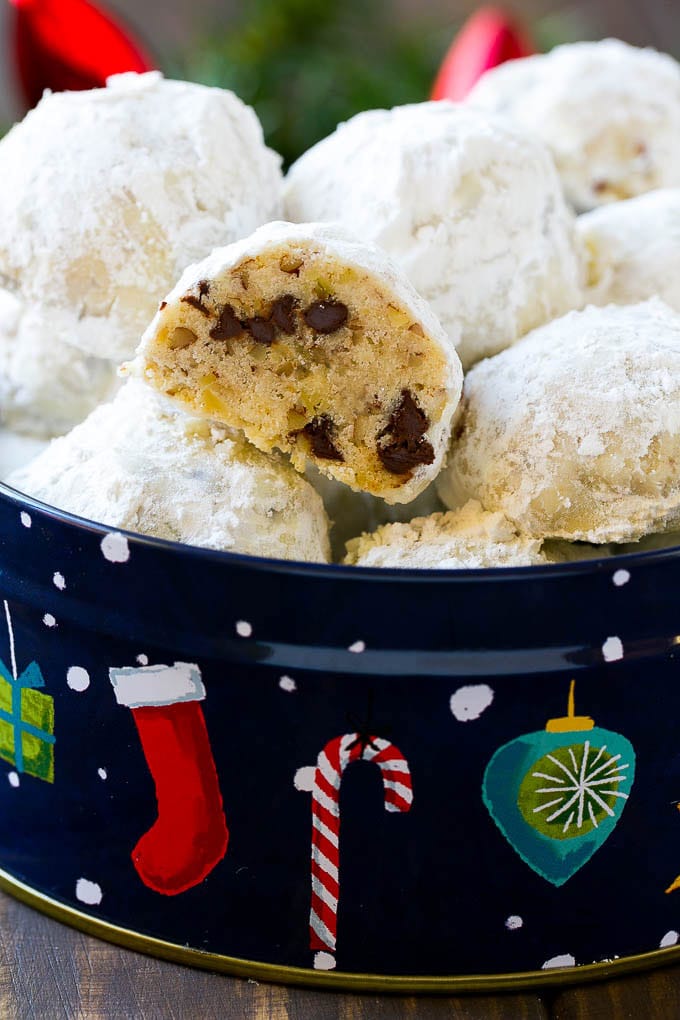 Snowball Cookies Recipe | Mexican Wedding Cookies | Russian Tea Cakes #cookies #pecan #chocolate #baking #dessert #christmas #sadud The cross section of a pecan chocolate snowball cookie.