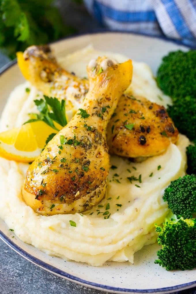 Baked Chicken Drumsticks Recipe | Roasted Chicken Drumsticks | Garlic and Herb Chicken #dinner #chicken #garlic #glutenfree #lowcarb #keto #cleaneating #sadud Baked chicken drumsticks served with mashed potatoes and broccoli.