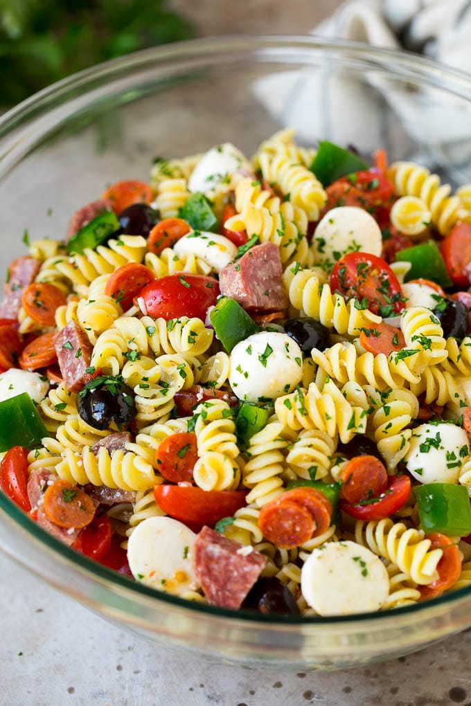 Italian Pasta Salad | Pasta Salad Recipe #pasta #salad #pastasalad #pepperoni #salami #olives #cheese #sidedish #sadud Italian pasta salad with rotini noodles, salami and pepperoni.