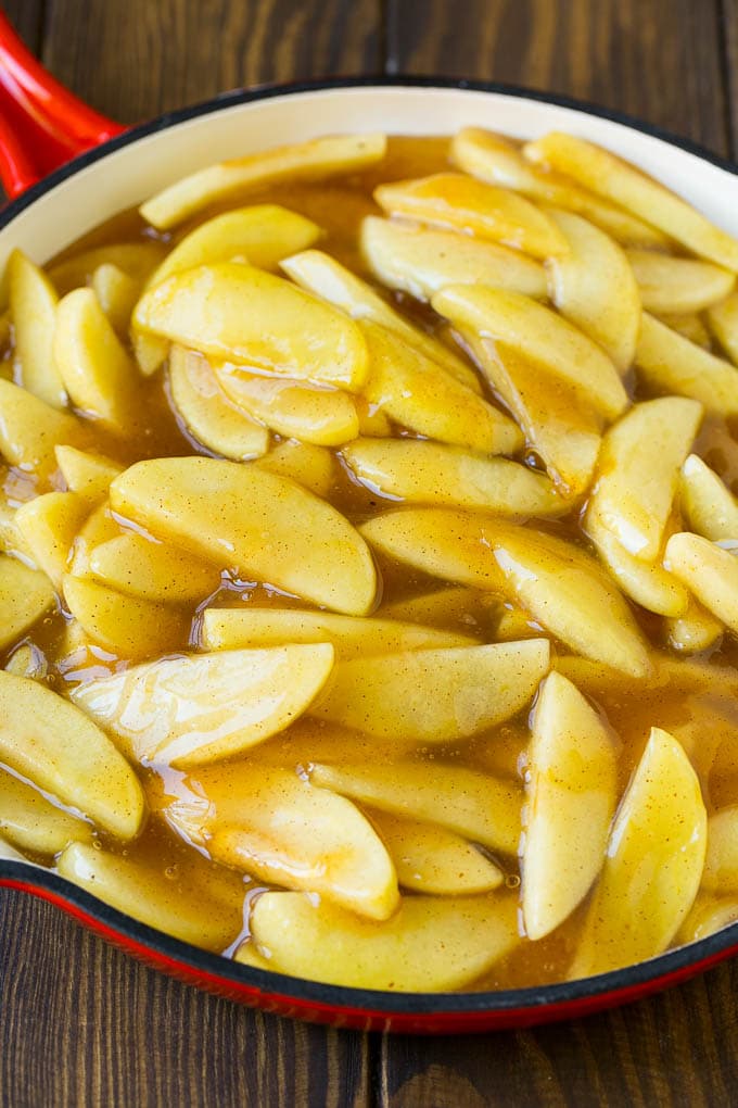 Dutch Apple Pie Recipe | Homemade Apple Pie #pie #apple #dessert #baking #fall #sadud Homemade apple pie filling in a skillet.