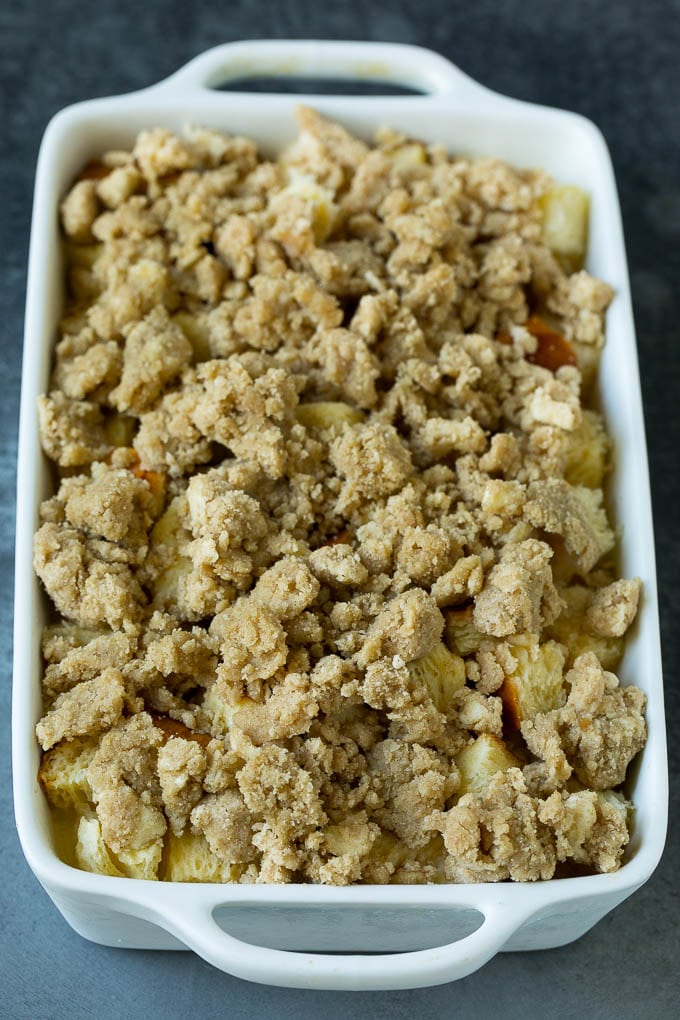 French Toast Casserole Recipe | French Toast Bake #frenchtoast #casserole #breakfast #brunch #sadud #bread French toast bake topped with cinnamon streusel.