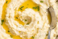 Creamy Garlic Herb Boursin Mashed Potatoes