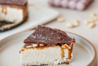 Vegan Snickers Dream Cheesecake