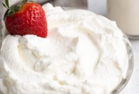 Fluffy Keto Whipped Cream