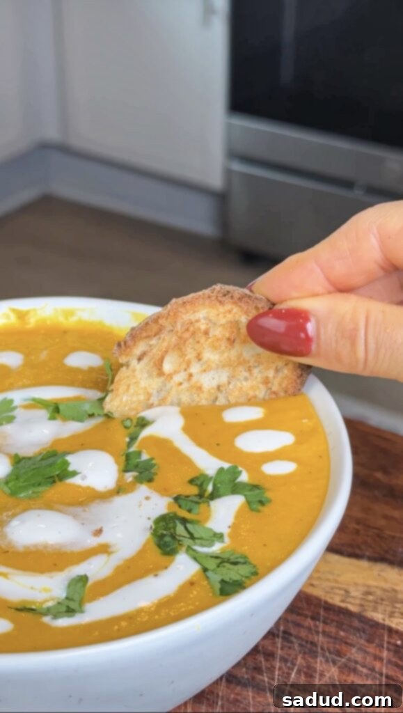 Creamy Carrot and Ginger Anti-Inflammatory Soup 3 Easy Anti-Inflammatory Soup with carrots & ginger with bread.