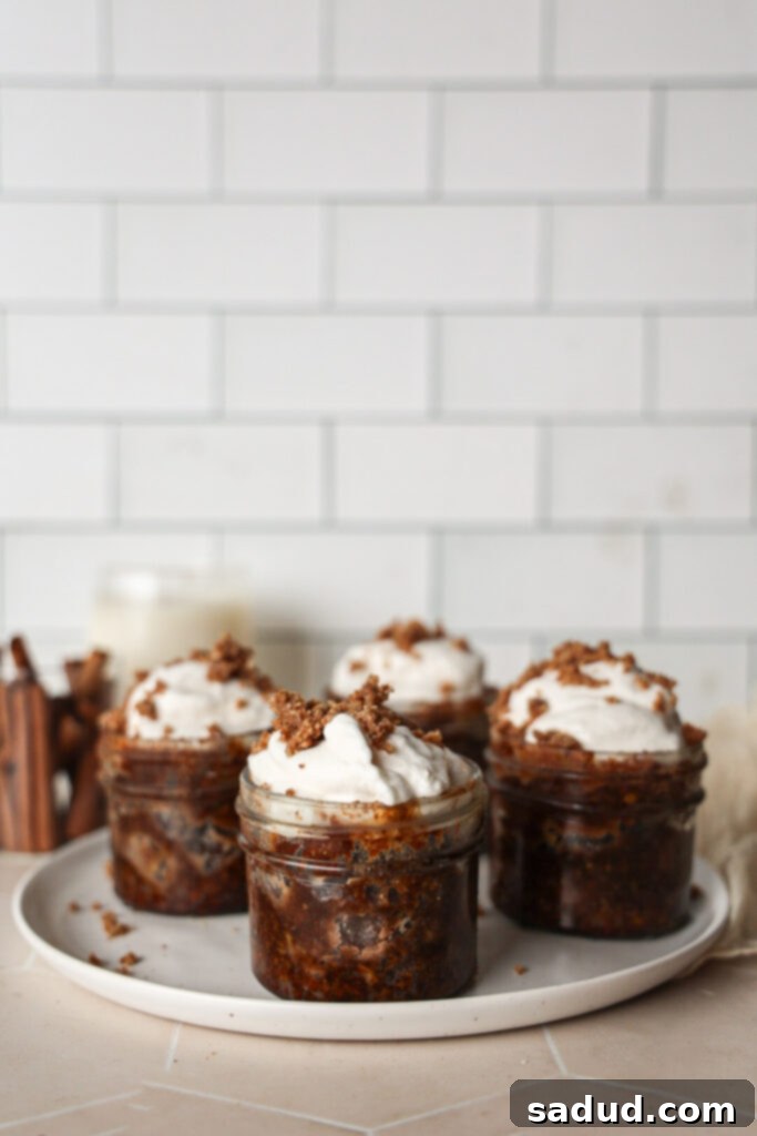 Apple Crisps in Jars 2 Individual apple crisps, a healthy and delicious single-serve dessert